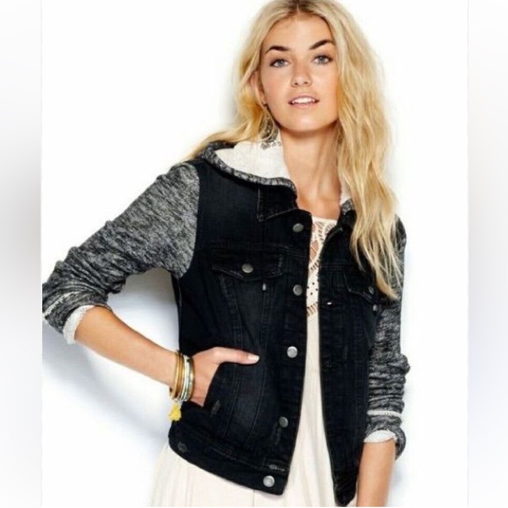 Women's Black and Gray Denim Jacket